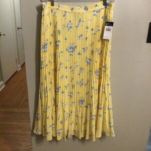 Chaps Pleated Spring Skirt, Size Large, NWT